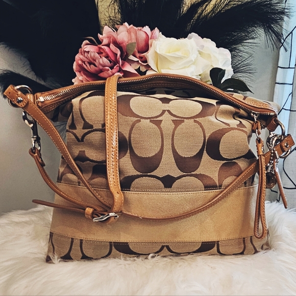 Coach Large Canvas Crossbody - Picture 14 of 16